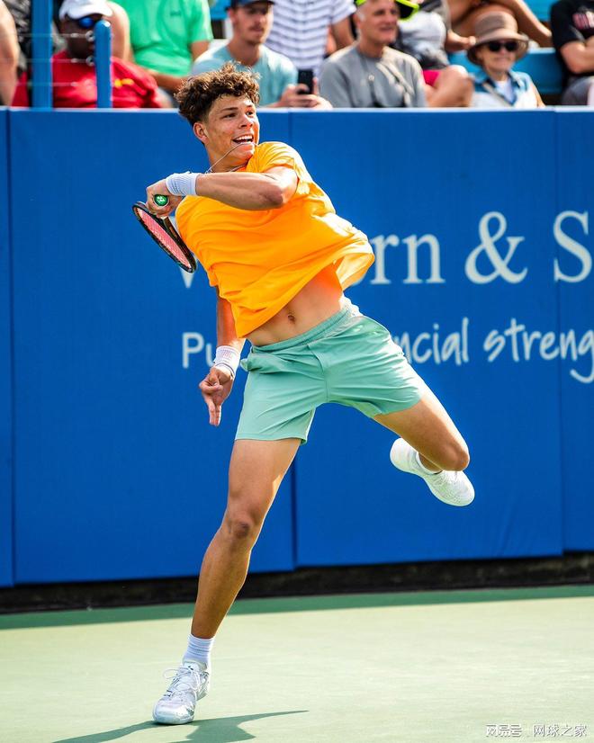 特在高空球 特在高空球