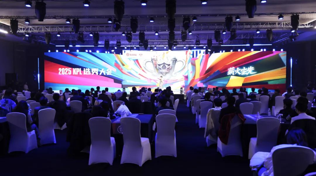 迫使其中一 迫使其中一