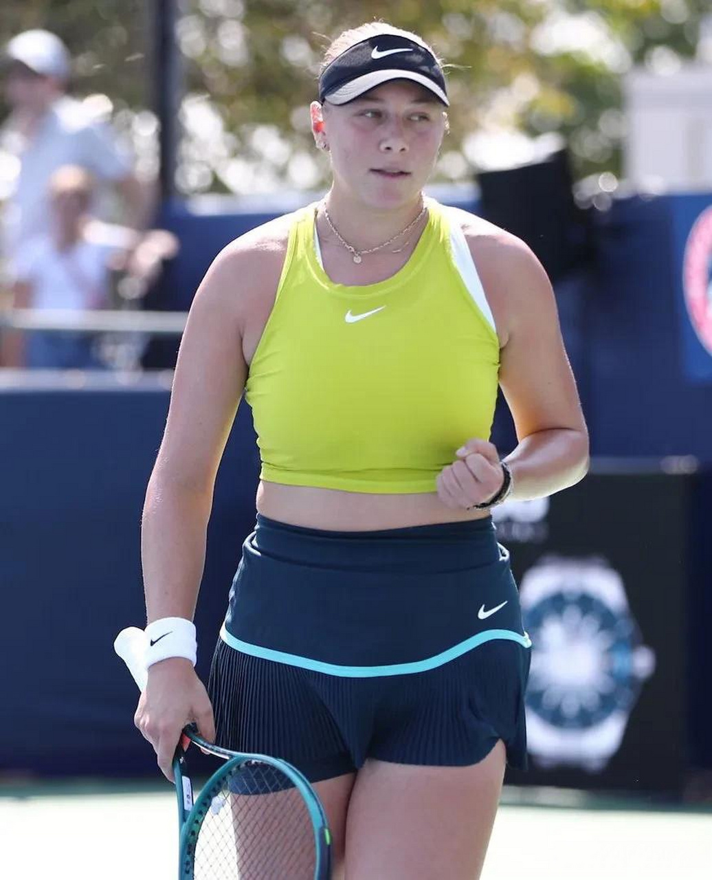 让中场与边 让中场与边